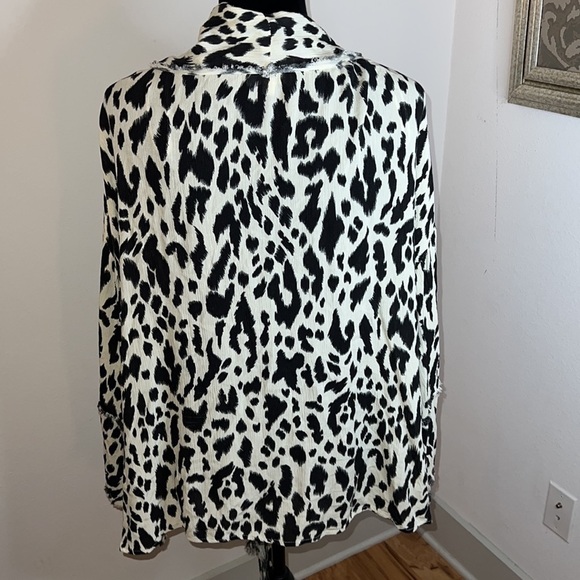Umgee USA animal print kimono tunic front ties top blouse Sz M/L - Picture 4 of 10